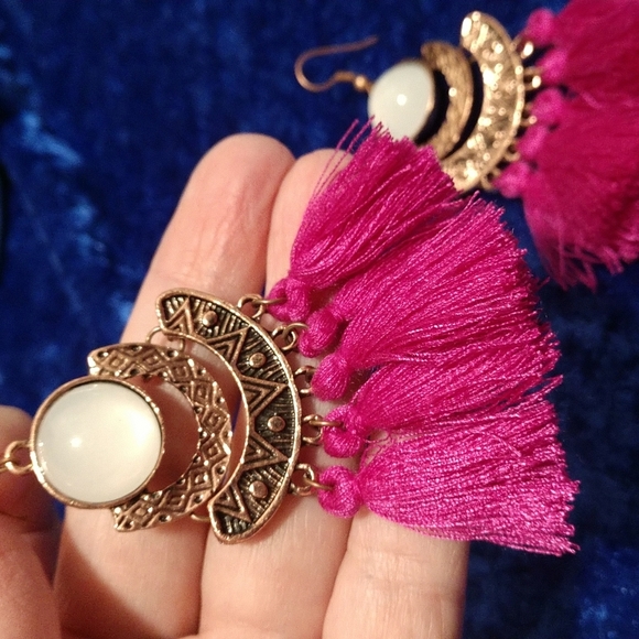 Moonstone Fuchsia Tassel 3.5" Fishhook Earrings Boho Aztec Lightweight - Picture 4 of 8